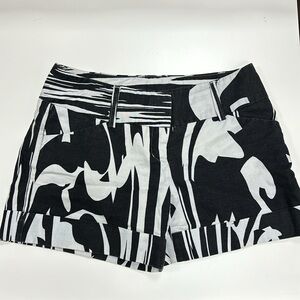 Express Design Studio Dress Shorts Women’s Size 0 Black/White Zebra Animal Print